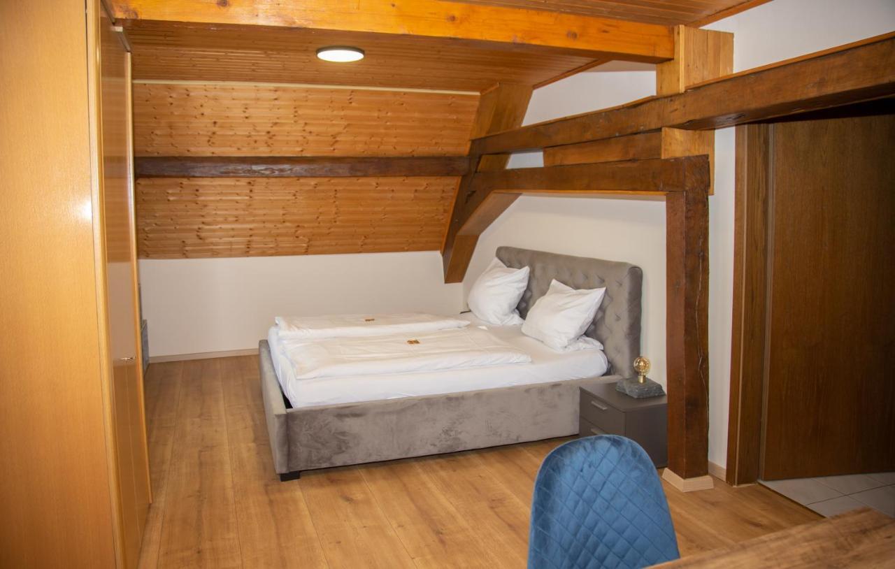 Hotel Weinhaus Kurtrierer Hof Leiwen Esterno foto