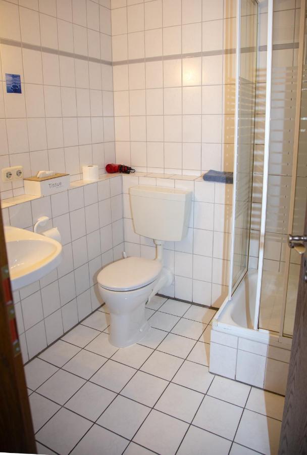 Hotel Weinhaus Kurtrierer Hof Leiwen Esterno foto