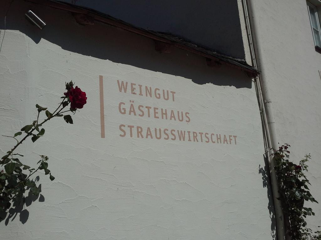 Hotel Weinhaus Kurtrierer Hof Leiwen Esterno foto