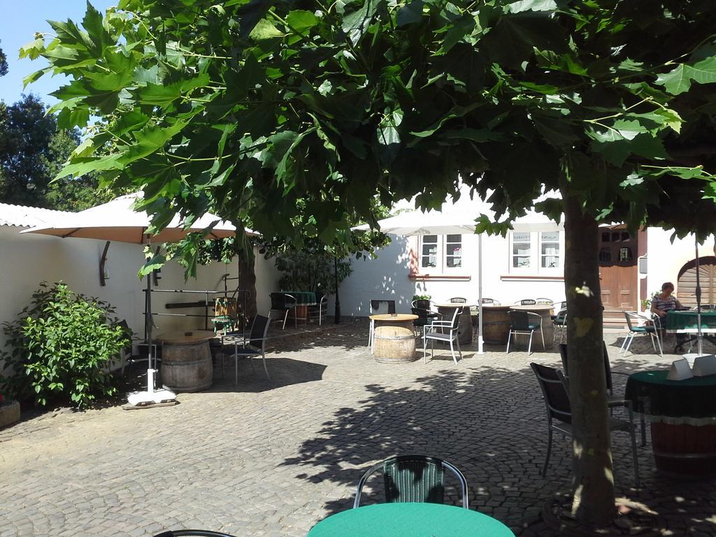 Hotel Weinhaus Kurtrierer Hof Leiwen Esterno foto