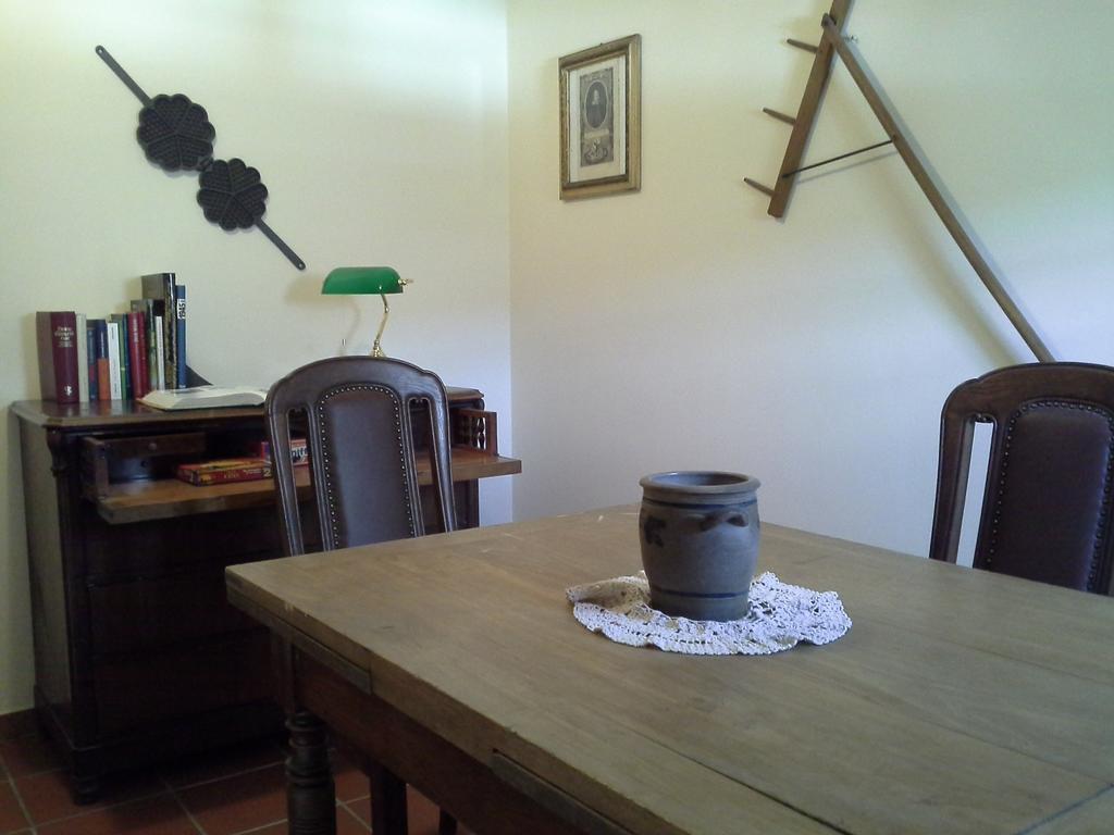 Hotel Weinhaus Kurtrierer Hof Leiwen Esterno foto