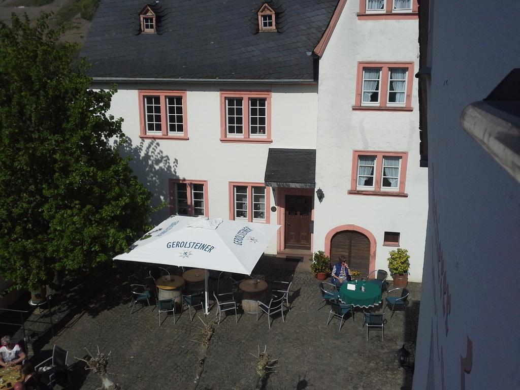 Hotel Weinhaus Kurtrierer Hof Leiwen Esterno foto