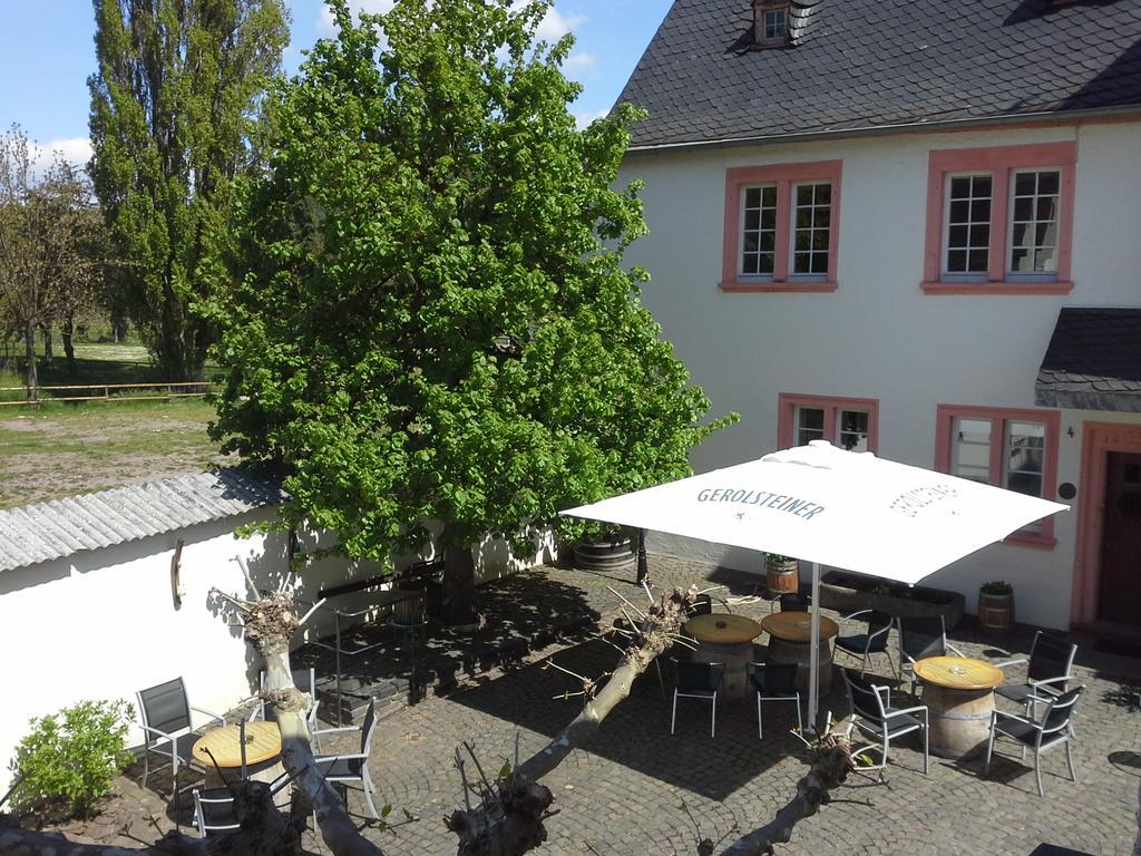 Hotel Weinhaus Kurtrierer Hof Leiwen Esterno foto